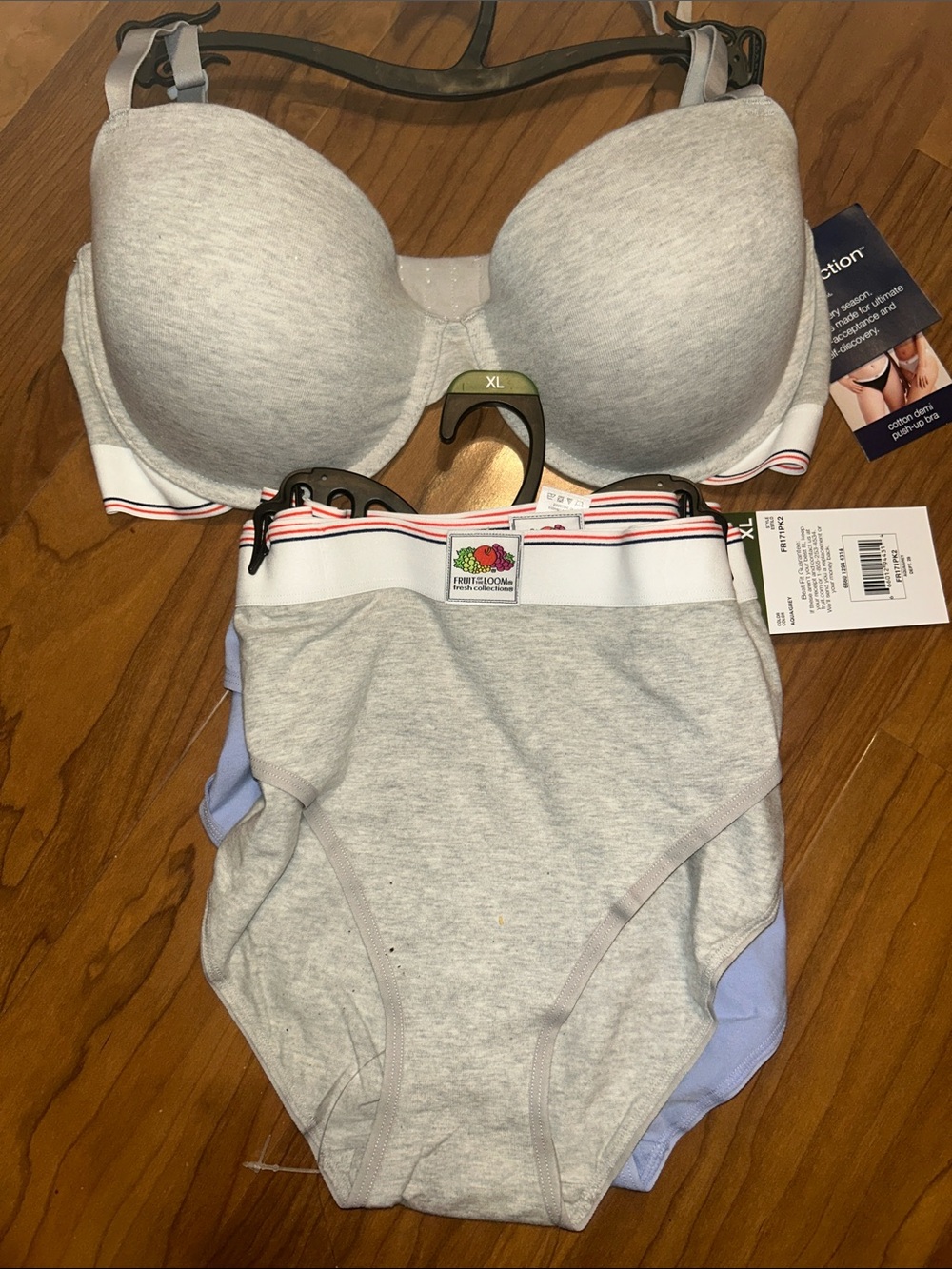 Fruit of the Loom Fresh collect bra and two panty set
